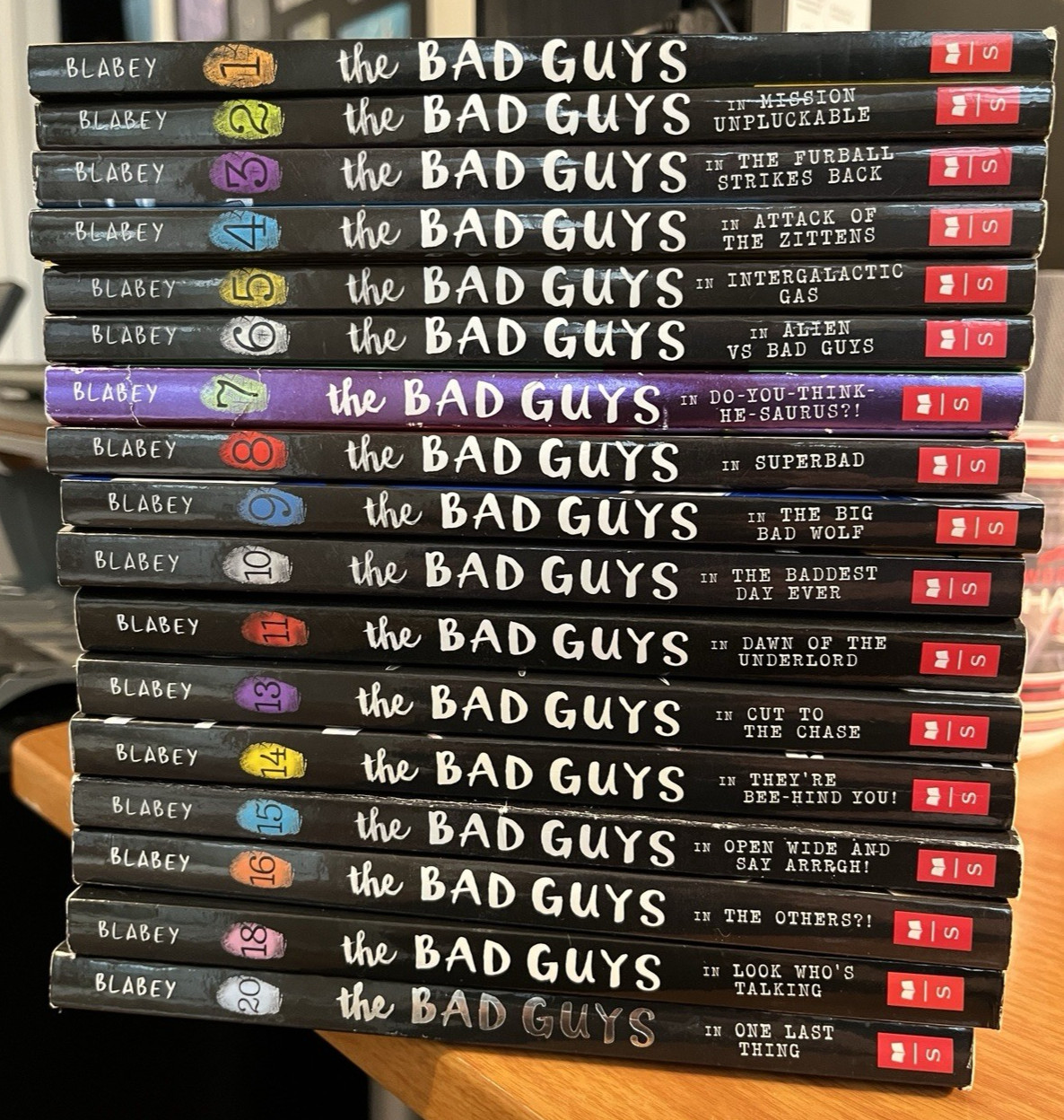 The Bad Guys by Aaron Blabey Book Lot of 17 PB – ALMOST COMPLETE SET!