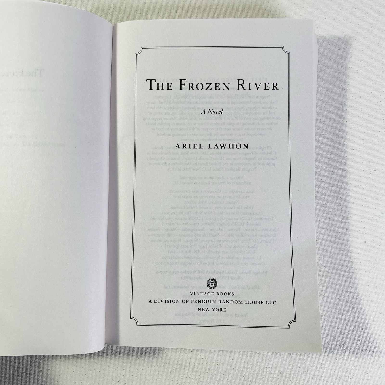 Frozen River: a GMA Book Club Pick : A Novel by Ariel Lawhon 2024, Trade PB