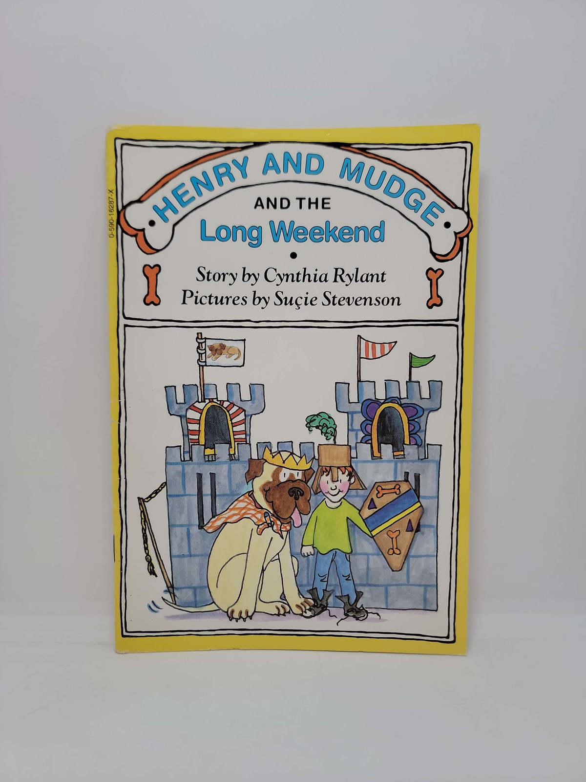 Henry and Mudge and the Long Weekend story by Cynthia Rylant pictures by Sucie