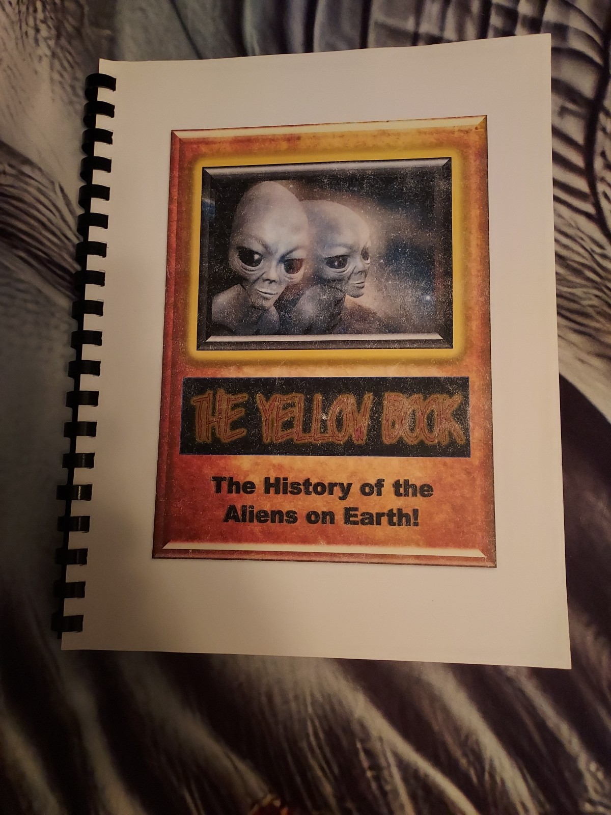YELLOW BOOK History of the Aliens on Earth! 2018 Blue Planet Press Book VGC