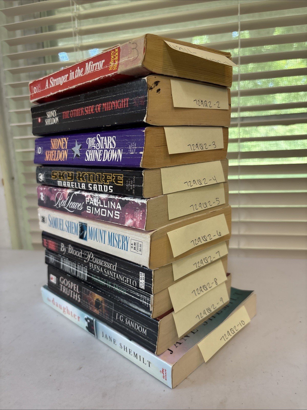 Lot of 10 – Mystery and Thrillers – Mixed Authors – FREE SHIPPING