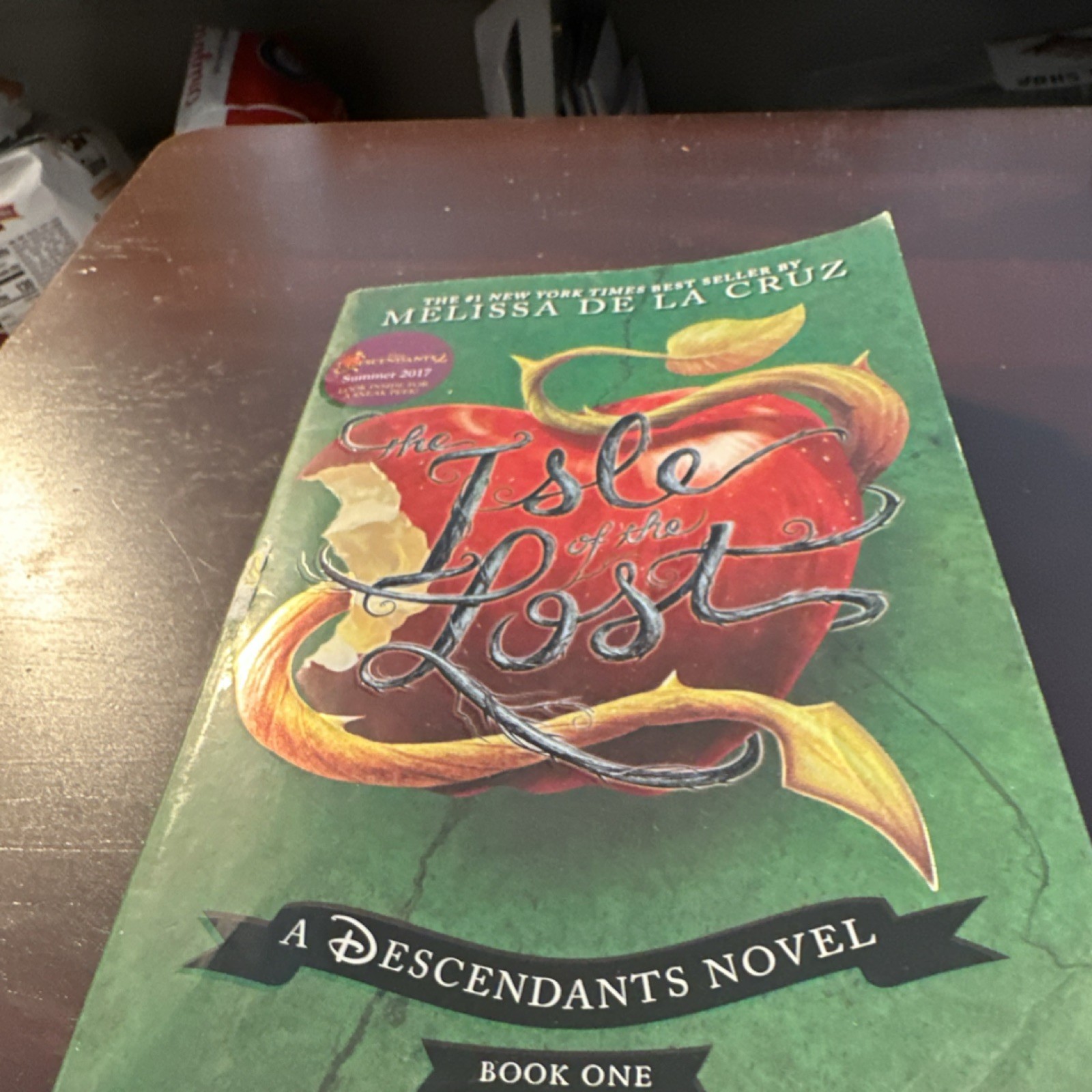 Disney Hyperion Isle of the Lost Descendants Melissa De La Cruz Paperback Fanta…