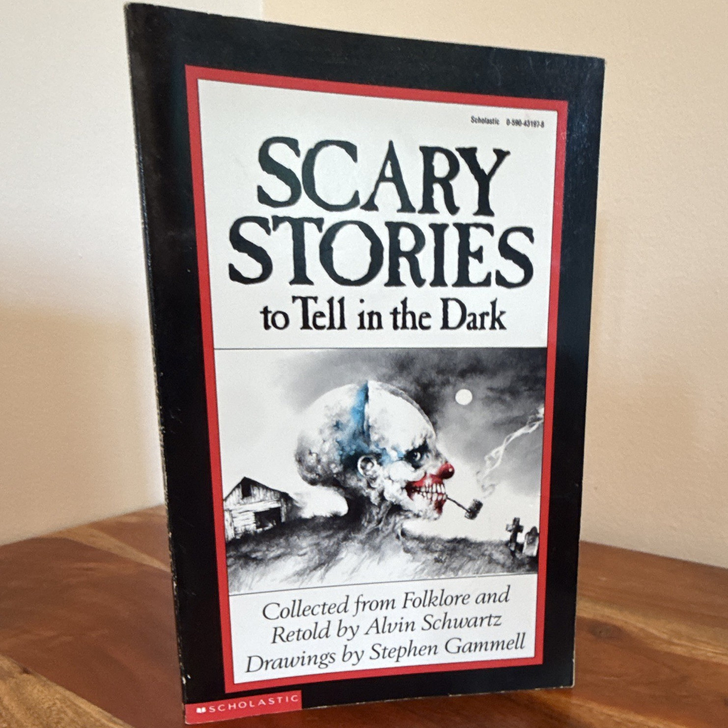 Scholastic Scary Stories to Tell in the Dark Alvin Schwartz PB copyright 1981