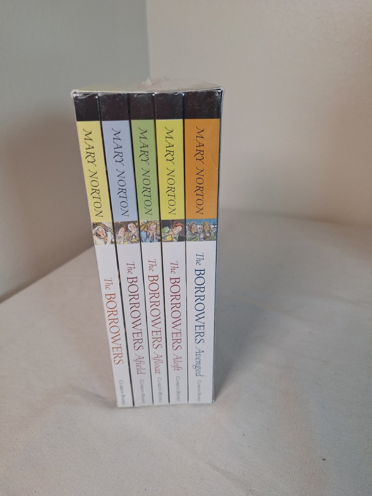 THE COMPLETE ADVENTURES OF THE BORROWERS BOOK SET NEW SEALED MARY NORTON