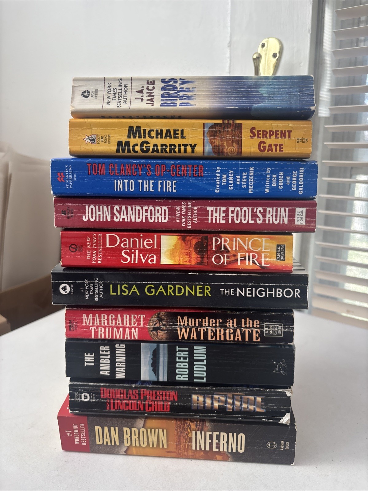 Lot of 10 – Mystery and Thrillers – Mixed Authors – FREE SHIPPING