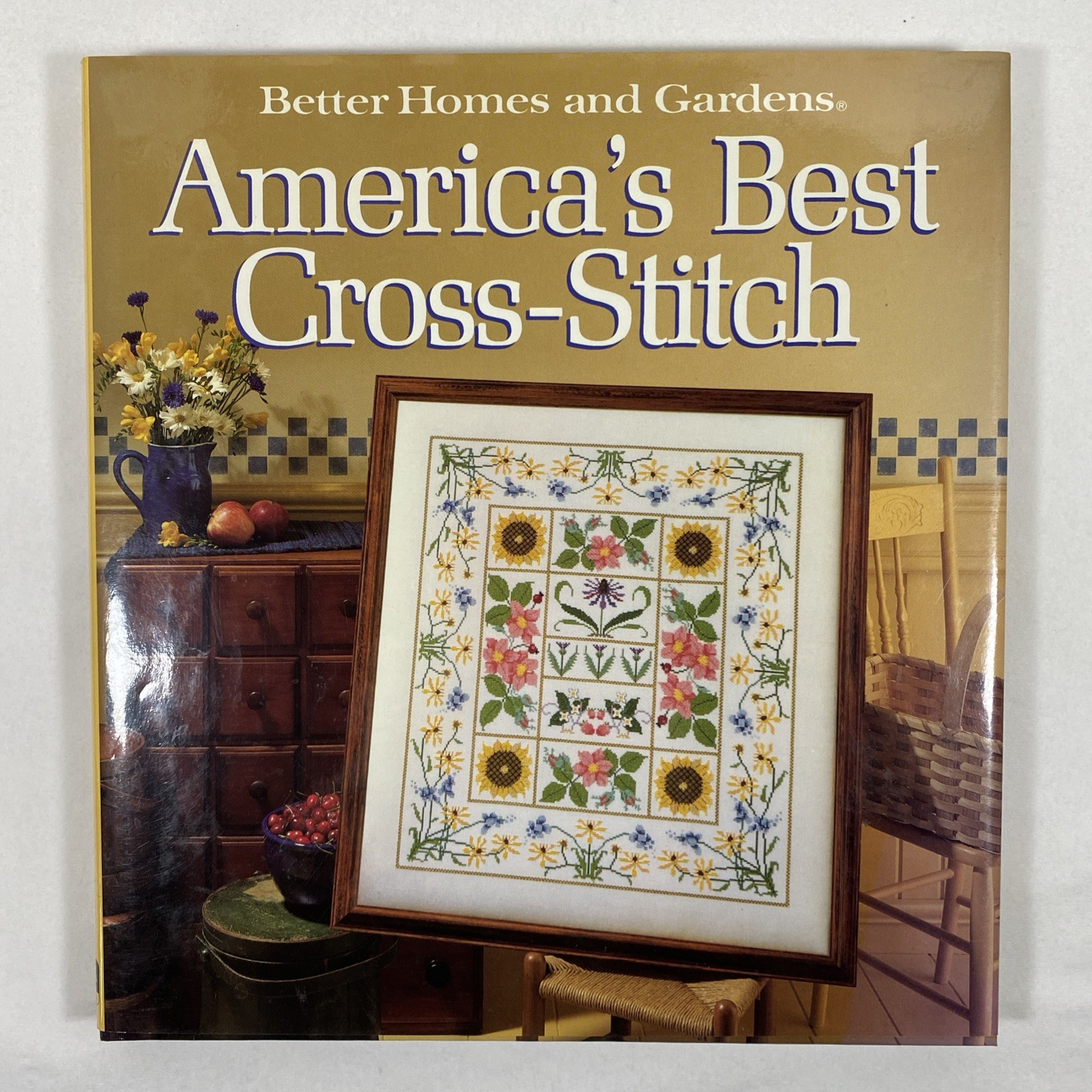Better Homes and Gardens “America’s Best Cross-Stitch” Pattern Book HC 192 Pages