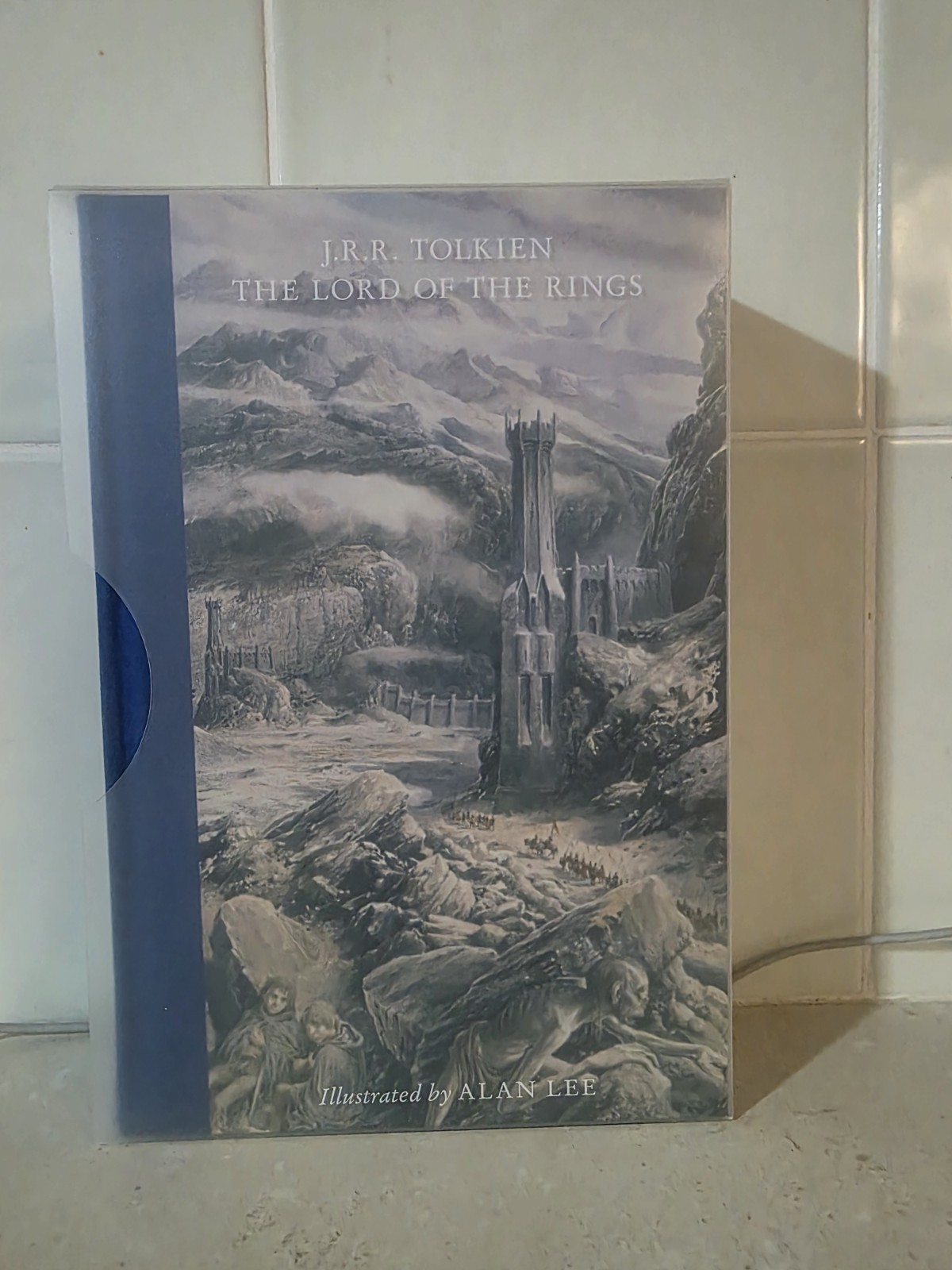 The Lord of the Rings Illustrated Slipcased Edition Classic Fantasy Novel