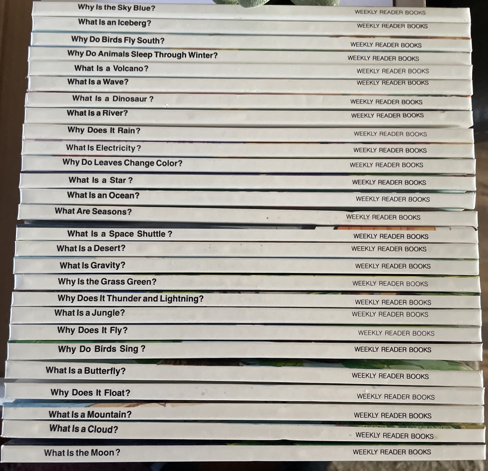Lot Of 27 Weekly Readers Books 1986-87